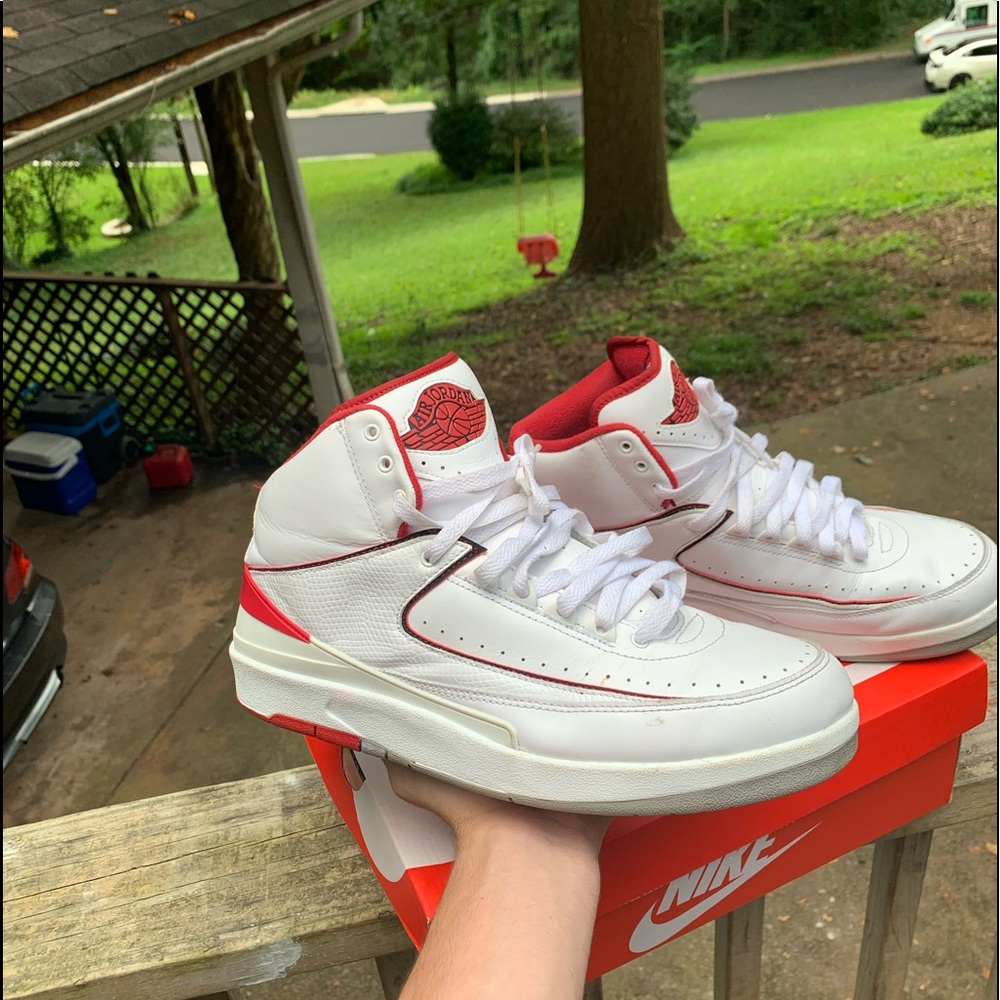Air Jordan 2 Varsity